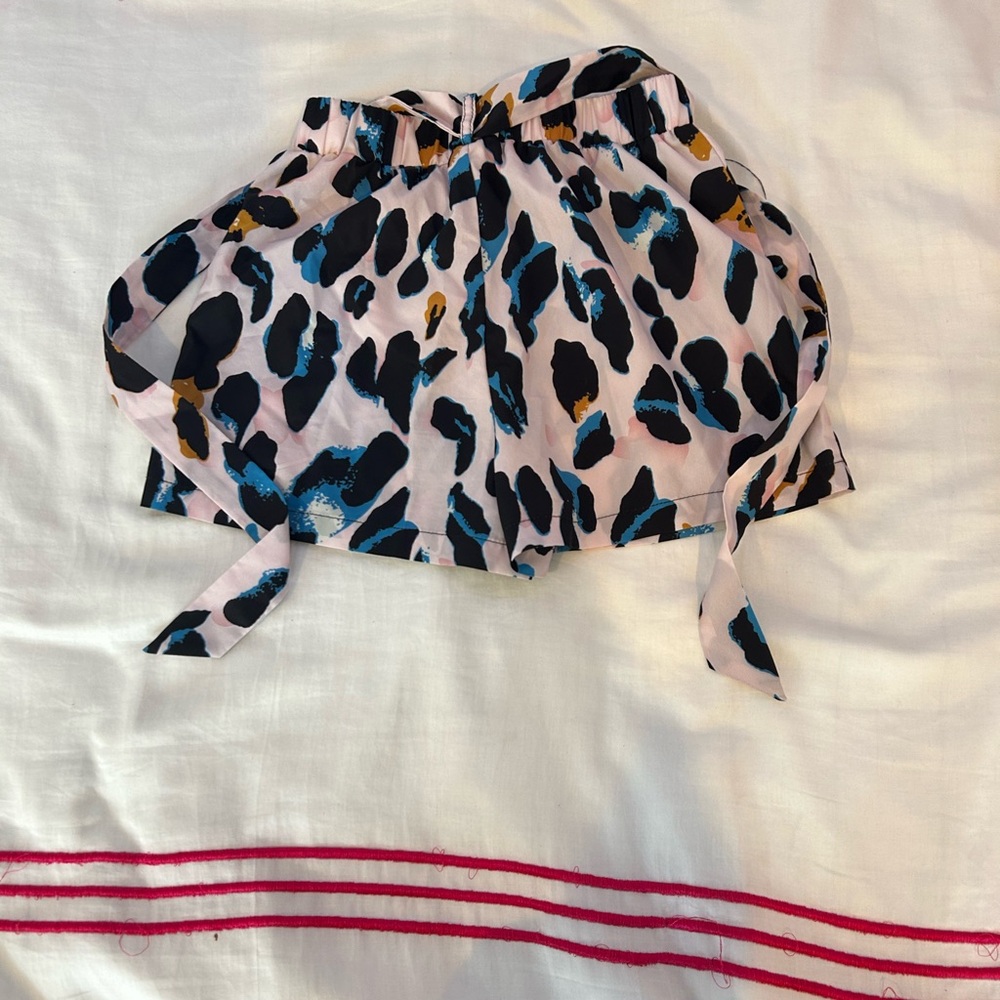 Cute leopard print shorts